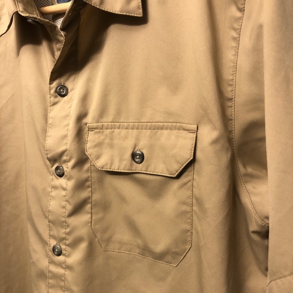 Magellan (Columbia) Tan Quick Dry Mag Wick Short Sleeve Button Up Fishing Shirt - Picture 5 of 5